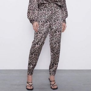19. NWT Zara Satin Leopard Jogger Pants